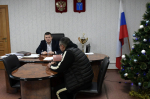 Глава района Фёдор Калмыков встретился с участником СВО, жителем Советского района, прибывшим домой в краткосрочный отпуск