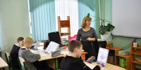 Роман Бусаргин: В школы отдаленных районов Саратовской области в этом году трудоустроят 30 новых учителей - Советский район